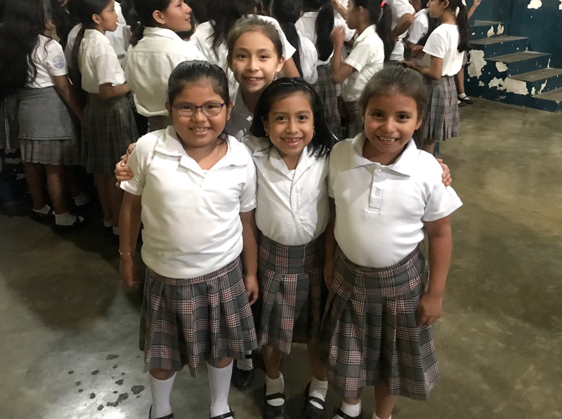 Hospital de la Familia Foundation elementary school girls